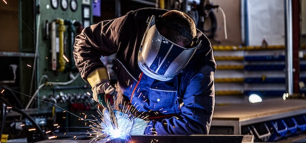 Manufacturing output declines for 10th consecutive month, reports ISM